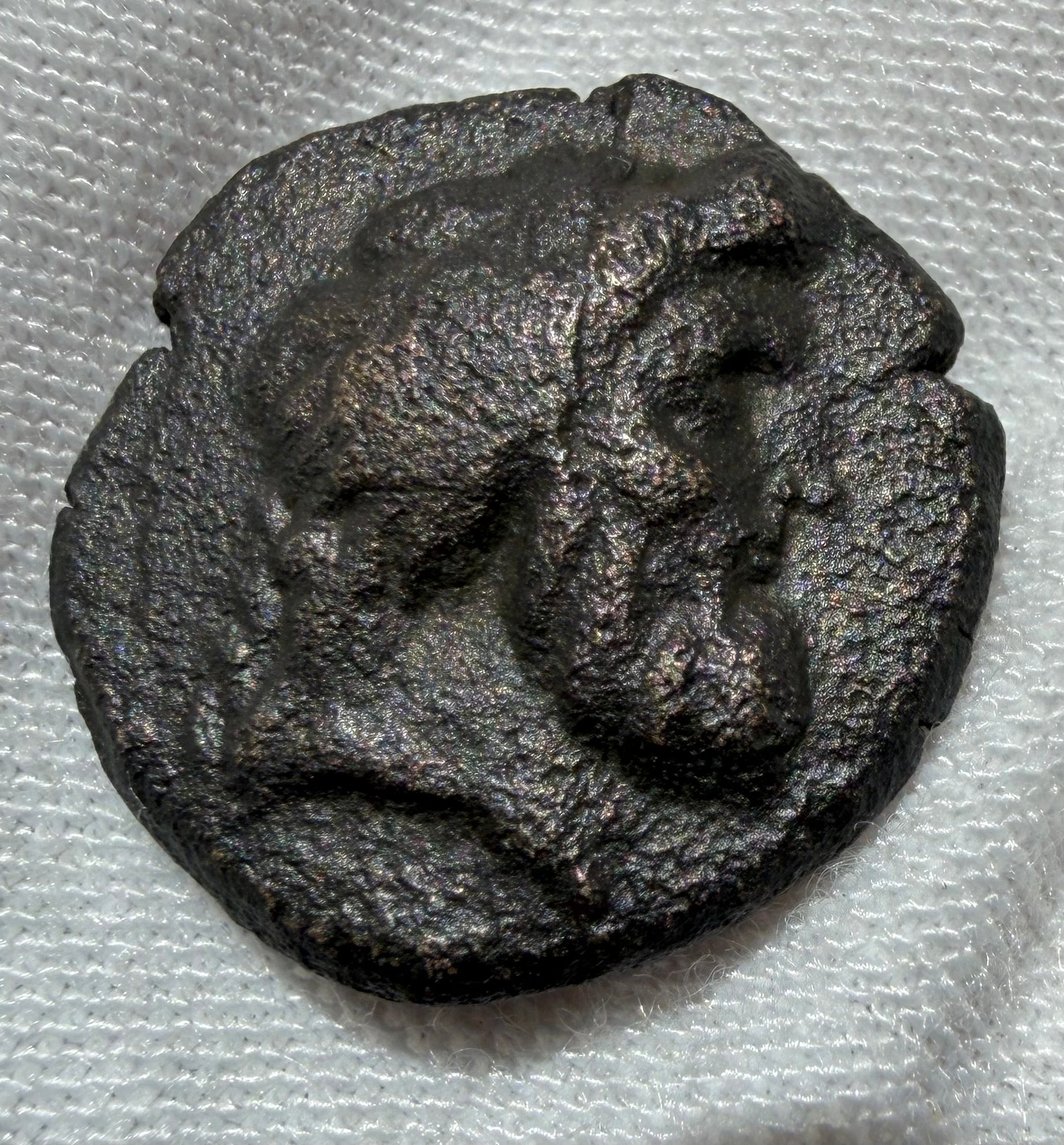 Alexander II Zabinas AE17 Head of Zeus/ Apollo standing (128–122 BC)
