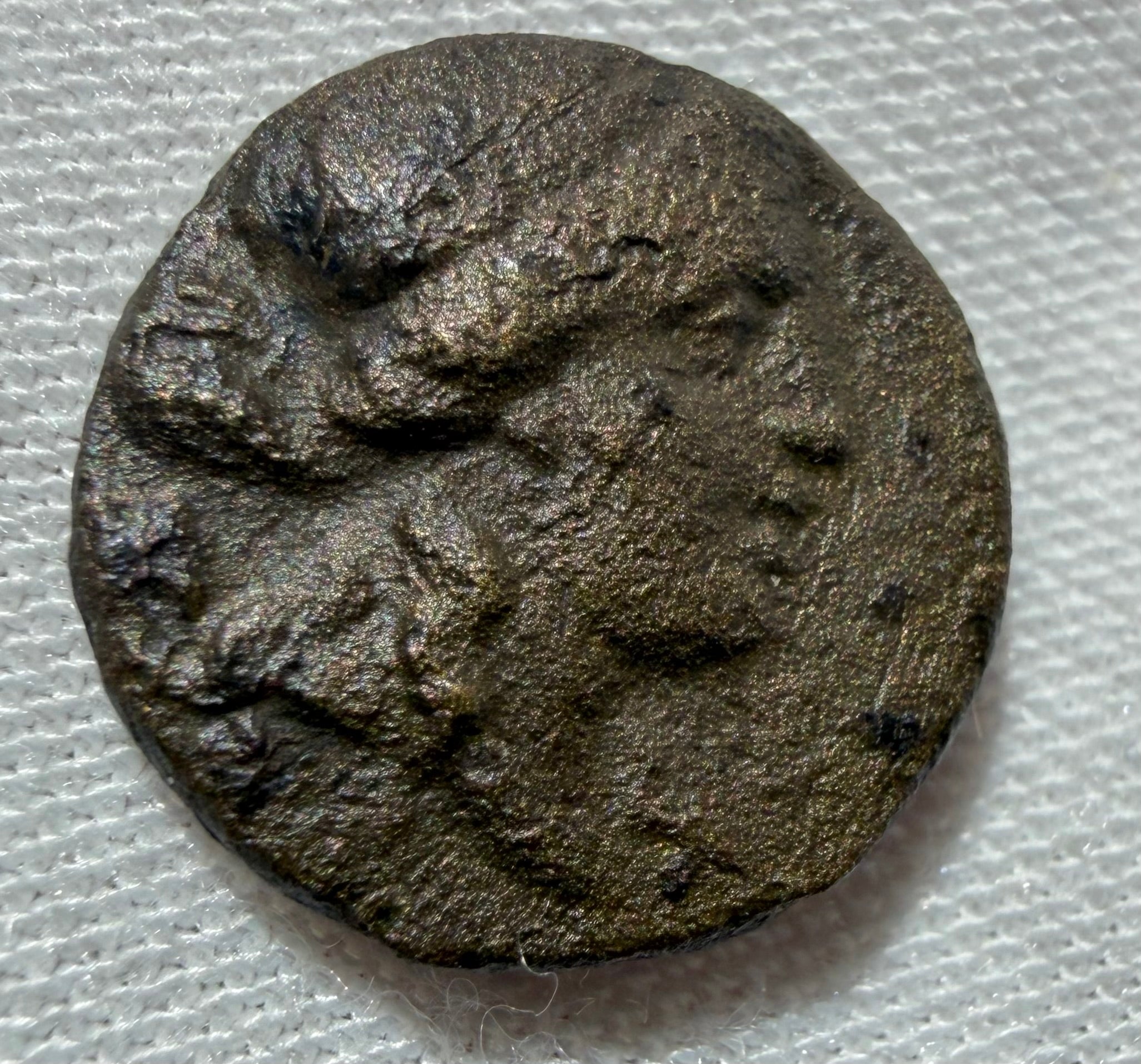 AE13 Thessalian league,Apollo/Athena Itonia striding right