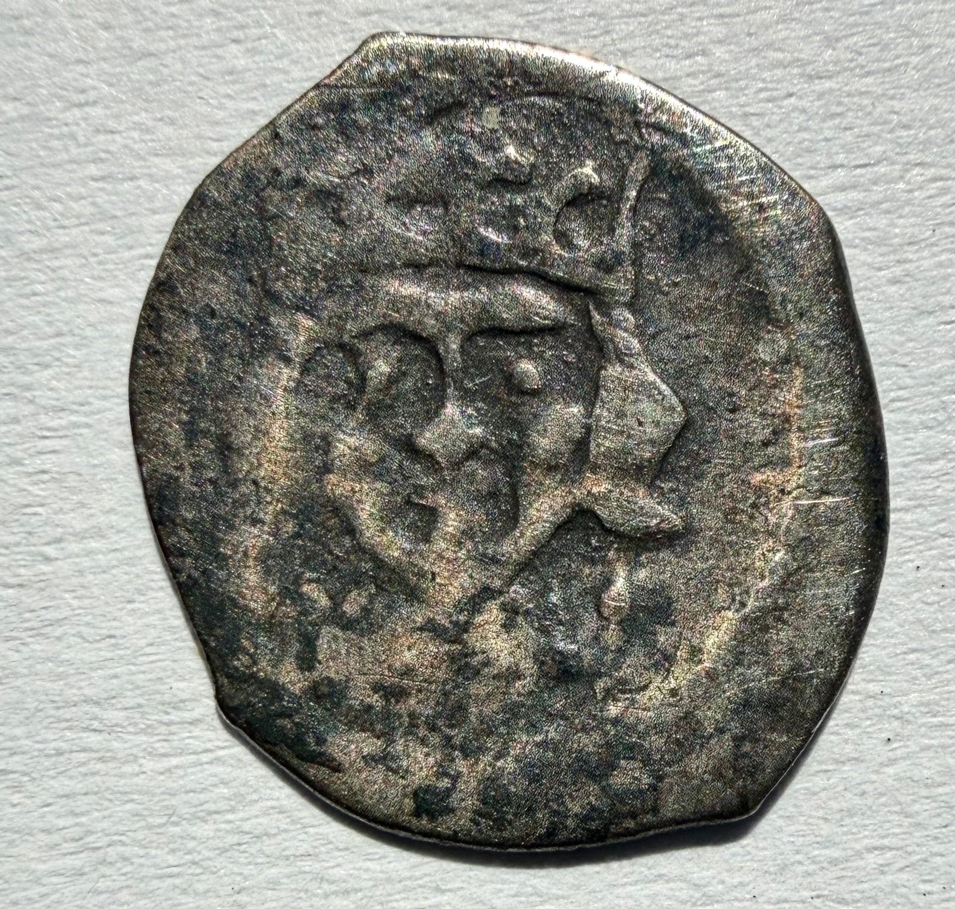 Edward IVr penny, pellet above each shoulder-Dublin mint.