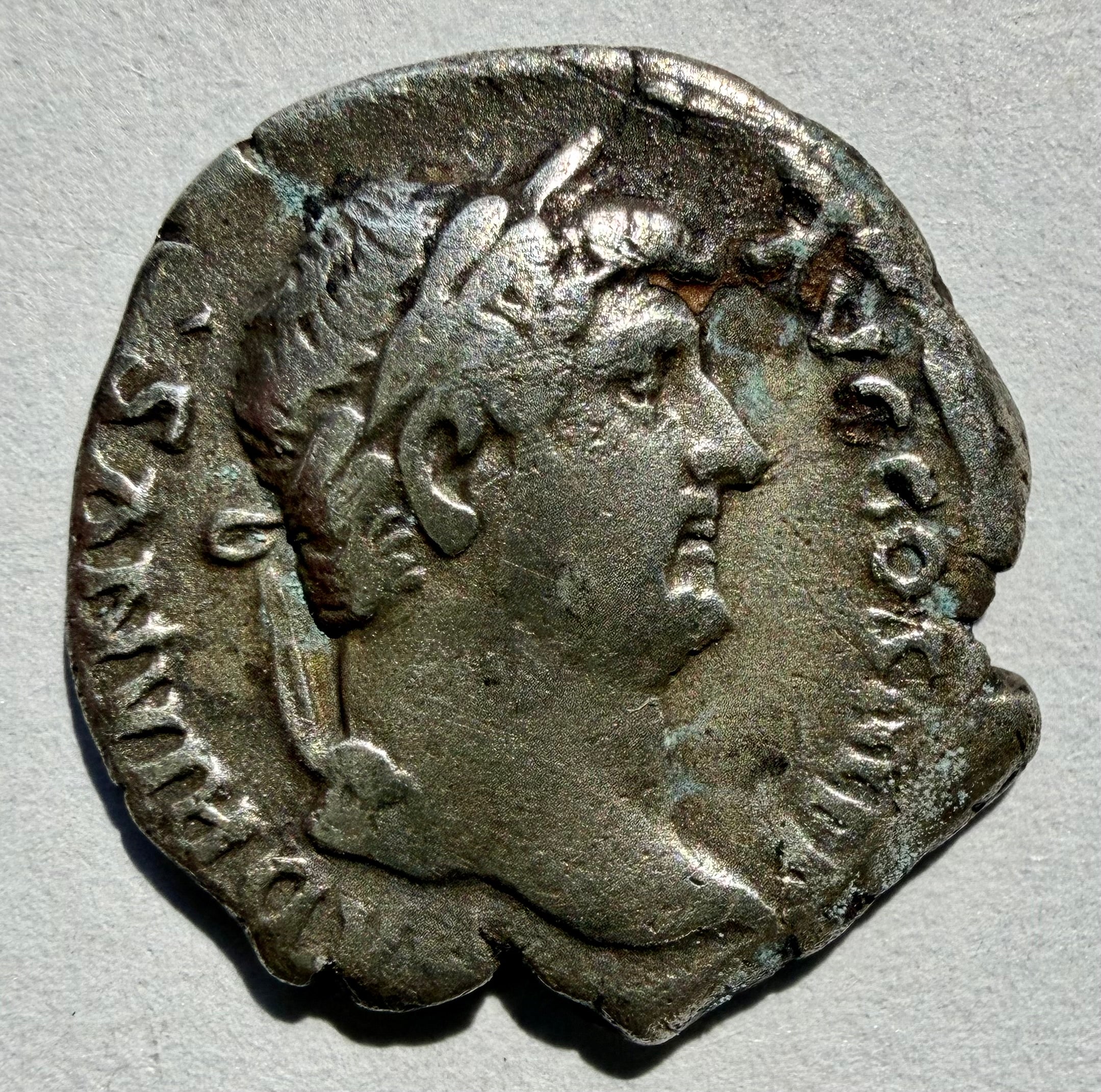 Hadrian AR Denarius 134-138 AD - VICTORIA AVG Victory/Nemesis - RIC 282
