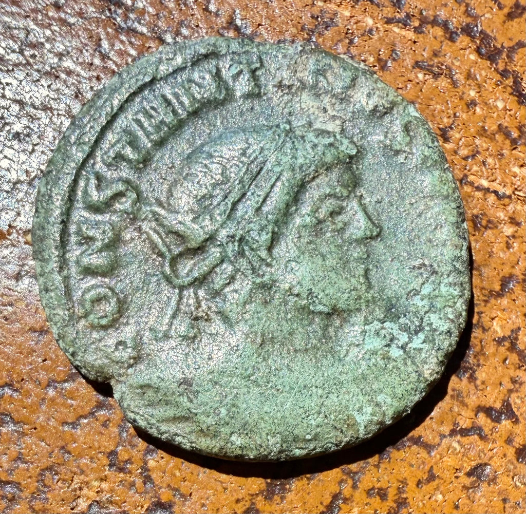 Constantine II Caesar (AD 330-335) Bronze ae15 - Gloria Exercitus (2 Standards)